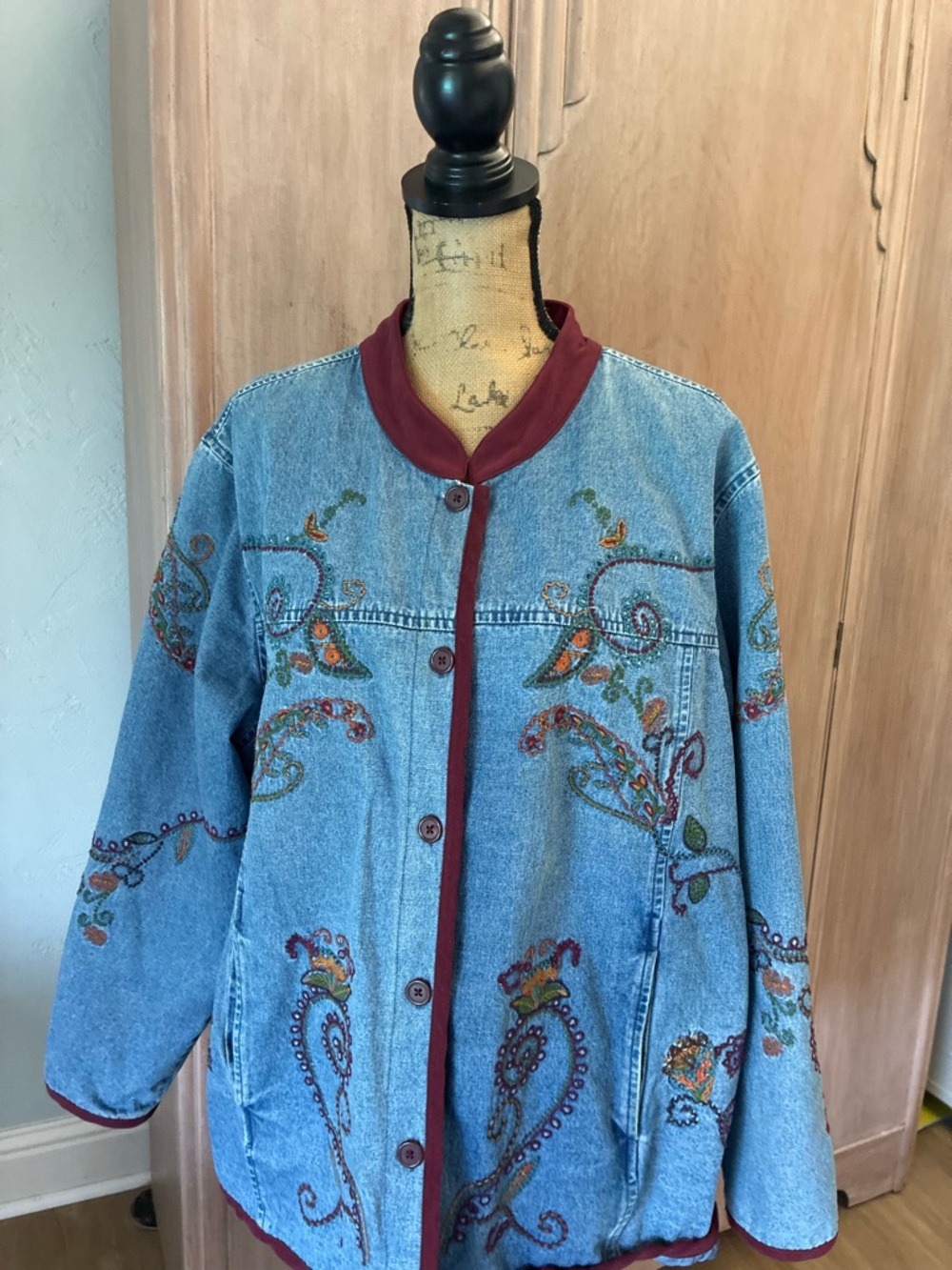 VTG Denim & Co Embroidered Denim Jacket Burgundy Trim Collarless Plus 2X Boho